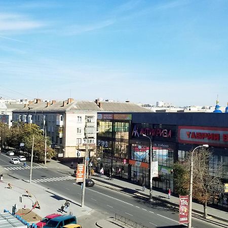 Апартаменти 2х комнатная с ремонтом в центре.Renovated, center Хмельницький Екстер'єр фото